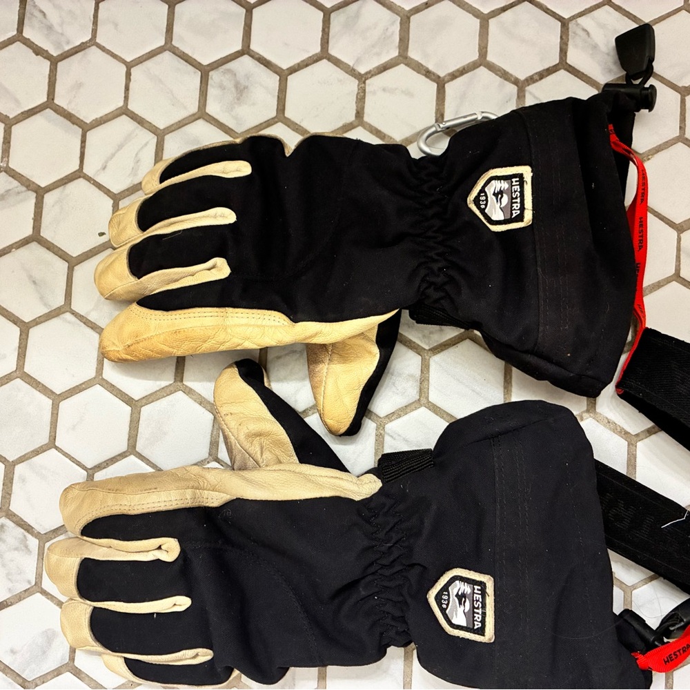 Hestra Men's Black and Tan Outdoor Gloves